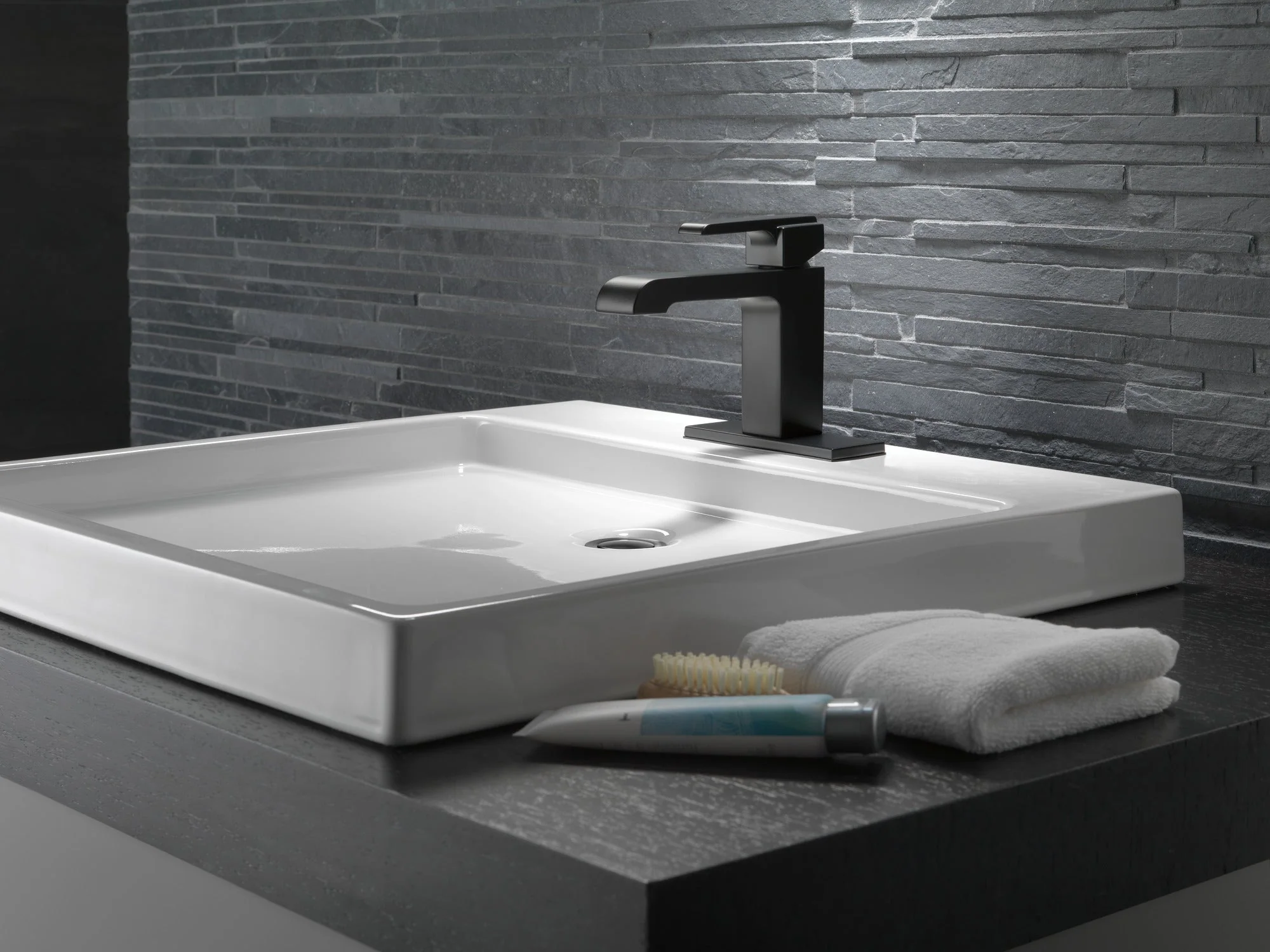 Delta Ara:567LF Single Handle Bathroom Faucet - Image 16