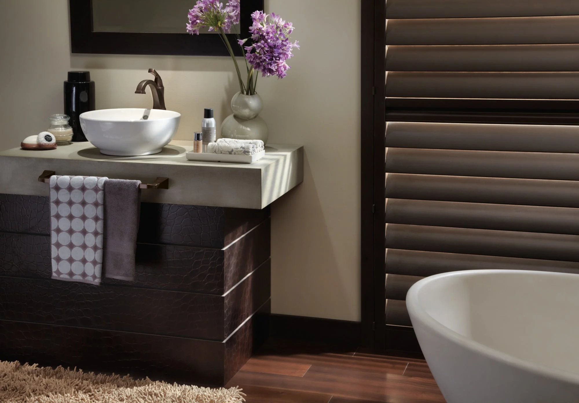 Delta Dryden: 18" Towel Bar - Image 6