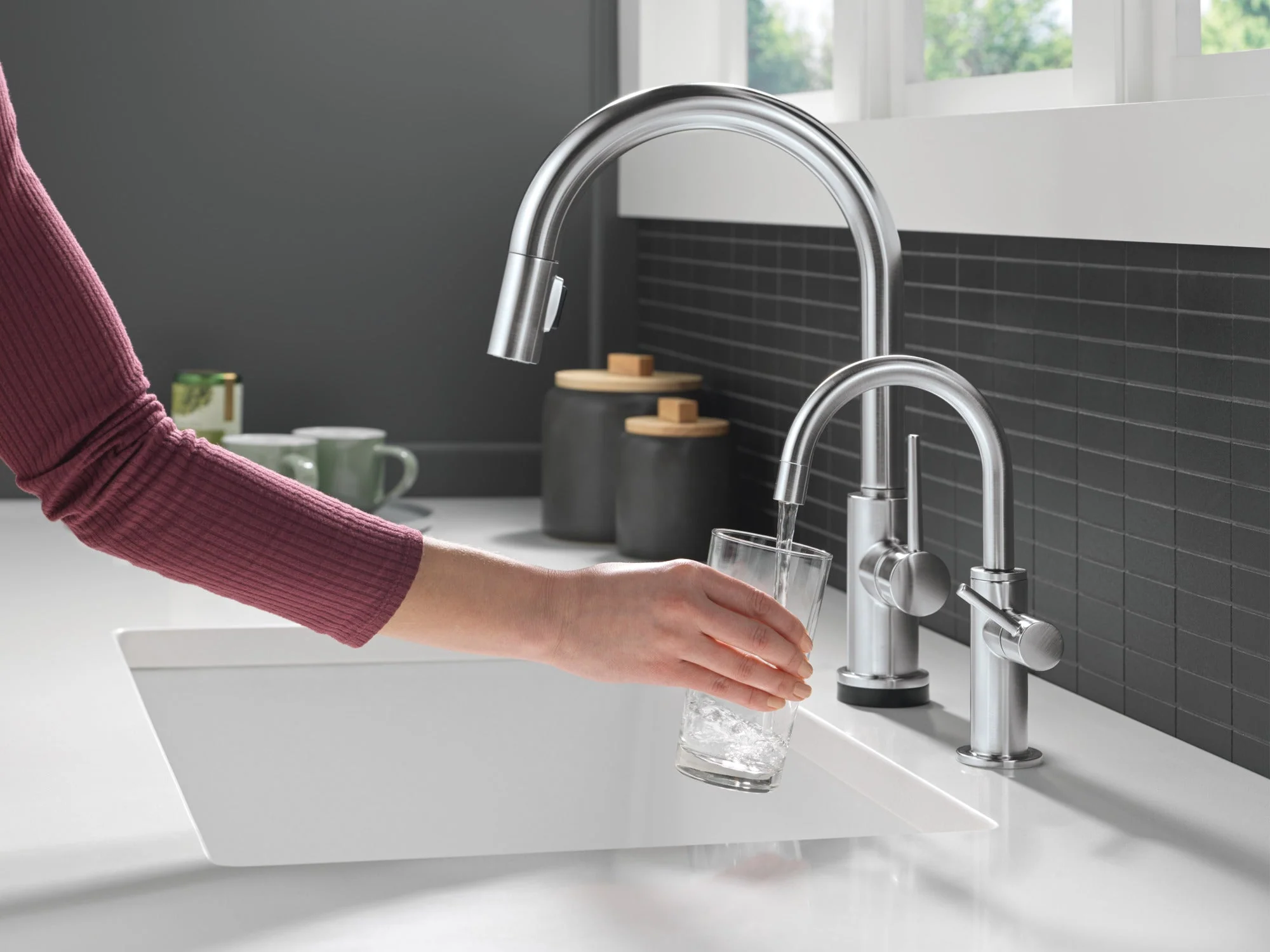 Delta Other: Contemporary Round Beverage Faucet - Image 10