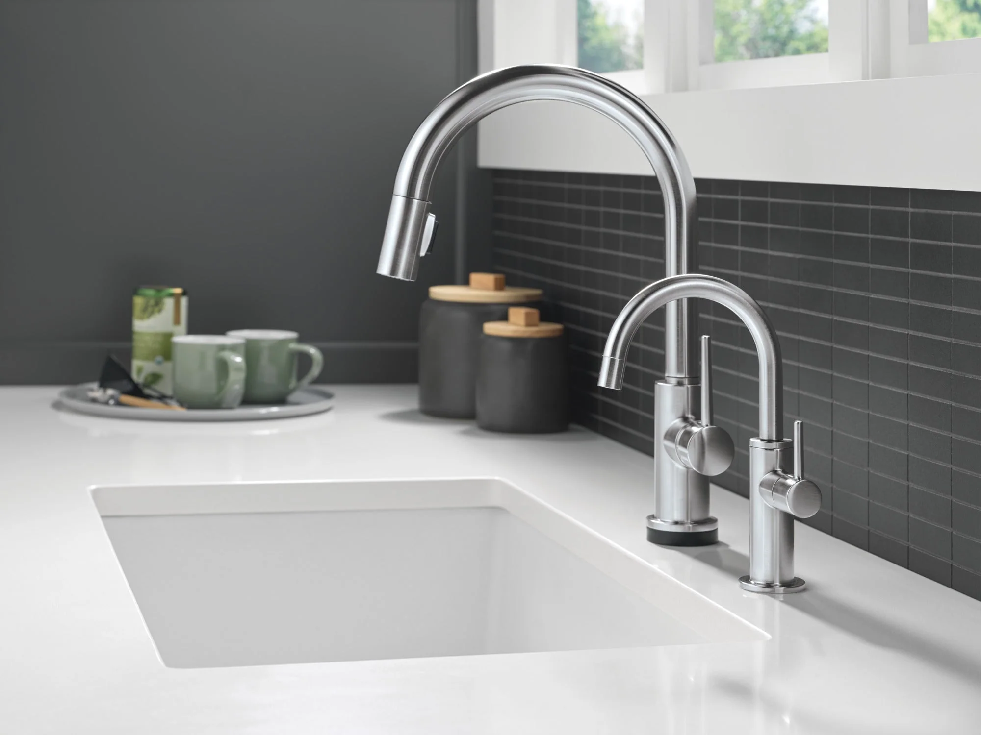 Delta Other: Contemporary Round Beverage Faucet - Image 11