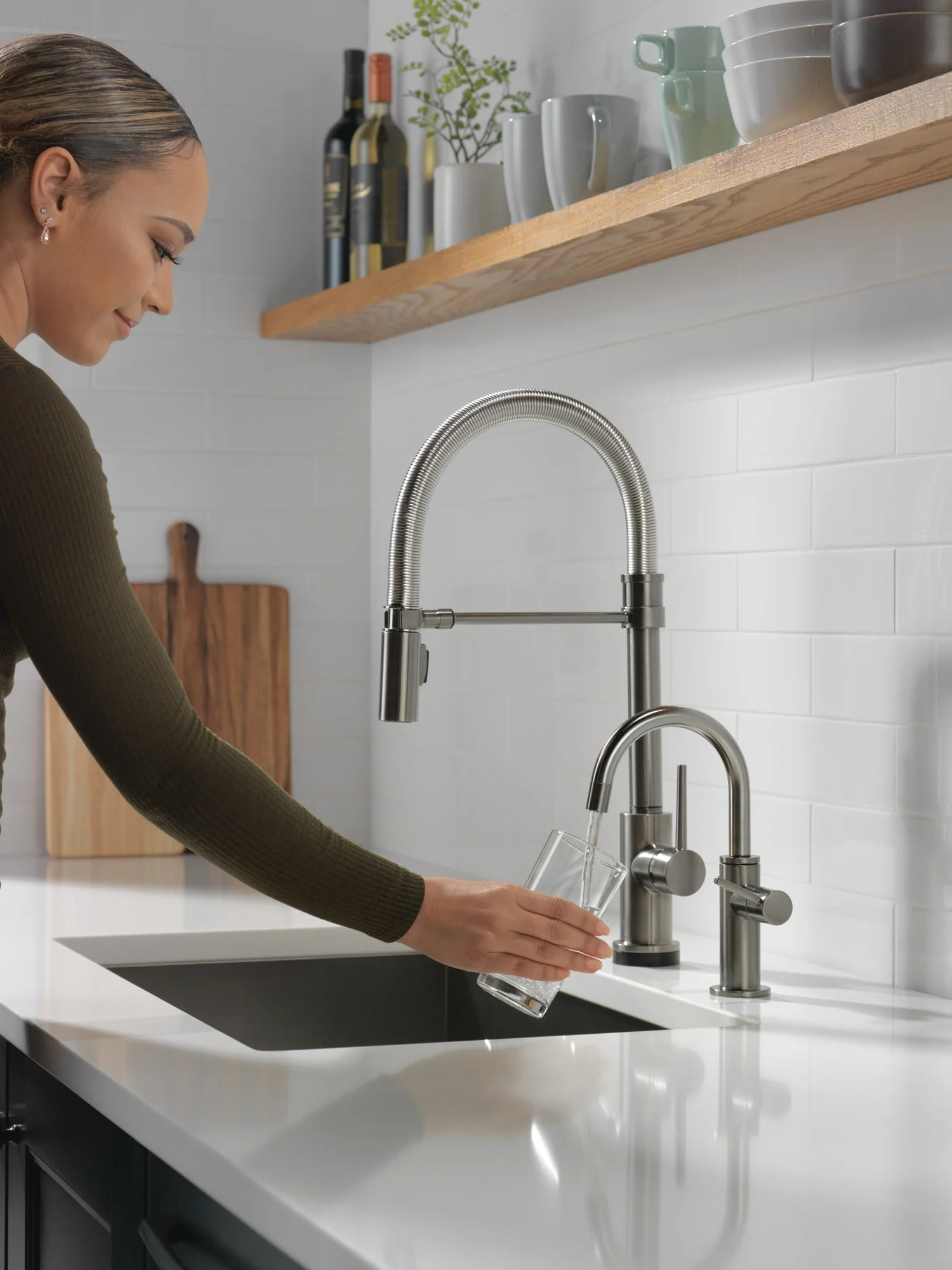 Delta Other: Contemporary Round Beverage Faucet - Image 29