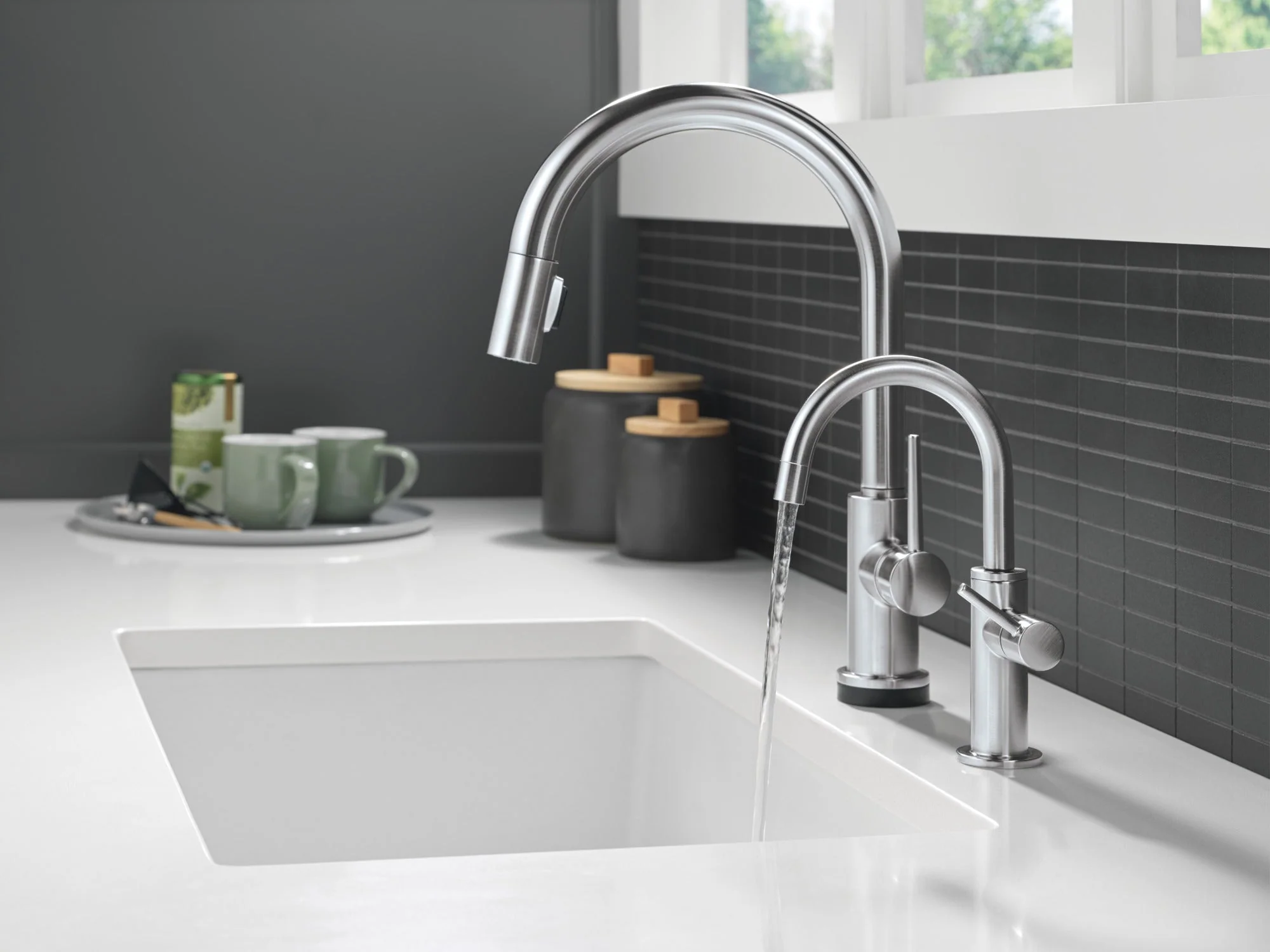 Delta Other: Contemporary Round Beverage Faucet - Image 9